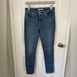 Women’s Levis 711 Skinny Jean